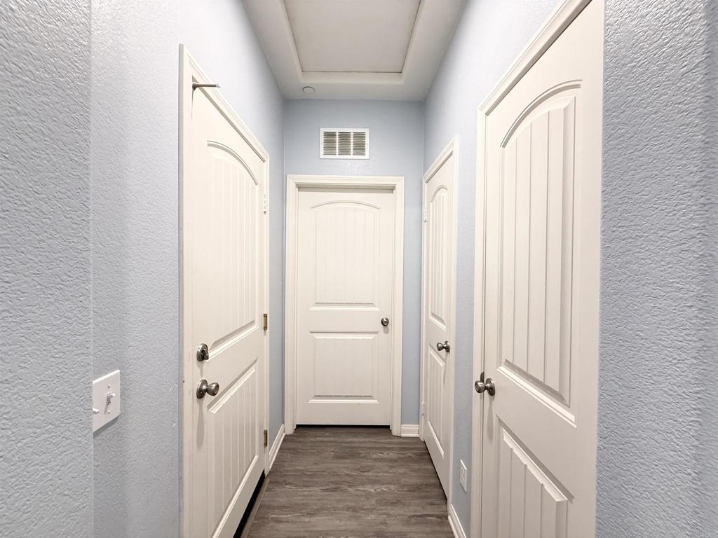 https://media.crmls.org/mediaz/f5d059d7-2e26-438f-b0e7-7ad84ef56b03.jpg?preset=X-Large