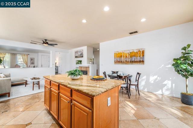 10 Narcissus Ct, Danville CA: https://media.crmls.org/mediaz/f5d05a88-2eb6-4caa-8d0f-0bde71fb0faf.jpg