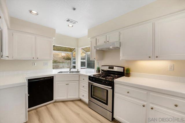 9704 Avenida Ricardo, Spring Valley CA: https://media.crmls.org/mediaz/f5d0faae-6037-420b-8258-e98980174e48.jpg