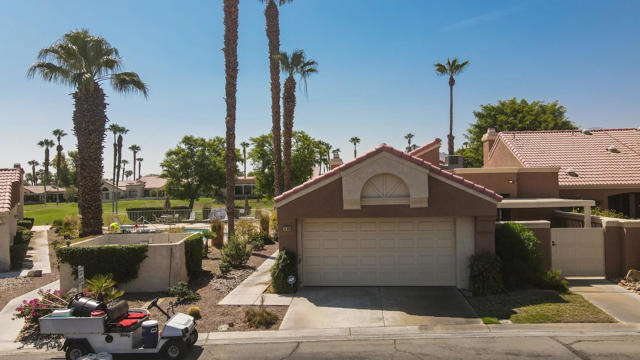 76895 Morocco Road, Palm Desert CA: https://media.crmls.org/mediaz/f5d11a66-7245-4c0e-9f4a-5b4267692afe.jpg
