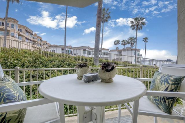 Detail Gallery Image 26 of 51 For 600 N the Strand #3,  Oceanside,  CA 92054 - 1 Beds | 1 Baths