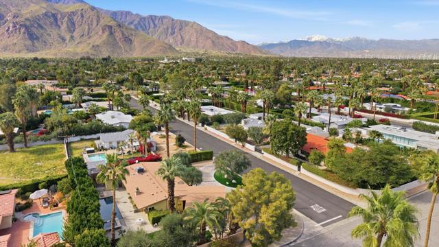 1387 E Verbena Drive, Palm Springs CA: https://media.crmls.org/mediaz/f5d20d58-5416-4232-965e-20c5d7c3a4ef.jpg