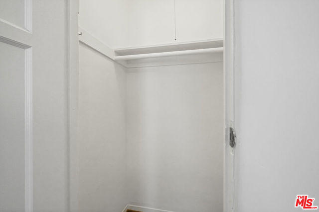 1143 S Rimpau Boulevard, Los Angeles CA: https://media.crmls.org/mediaz/f5d37311-9556-410b-9517-ee4174cd09b1.jpg