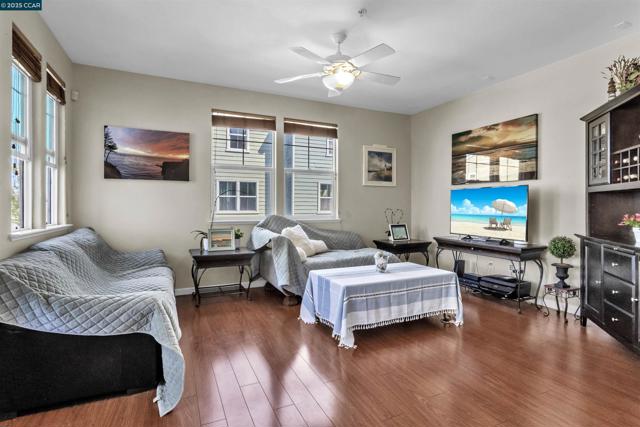 411 Summer Ln, Richmond CA: https://media.crmls.org/mediaz/f5d38ad8-5289-4e15-a7c4-ccc94c395774.jpg