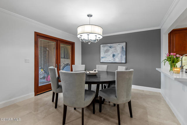 1635 Ryder Cup Drive, Westlake Village CA: https://media.crmls.org/mediaz/f5d4176d-e0cf-4df7-ad59-7631804fb51e.jpg