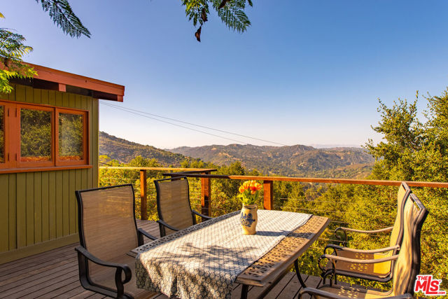 20158 Observation Drive, Topanga CA: https://media.crmls.org/mediaz/f5d426ec-84e7-4ae8-b483-e0bcfe996b1f.jpg