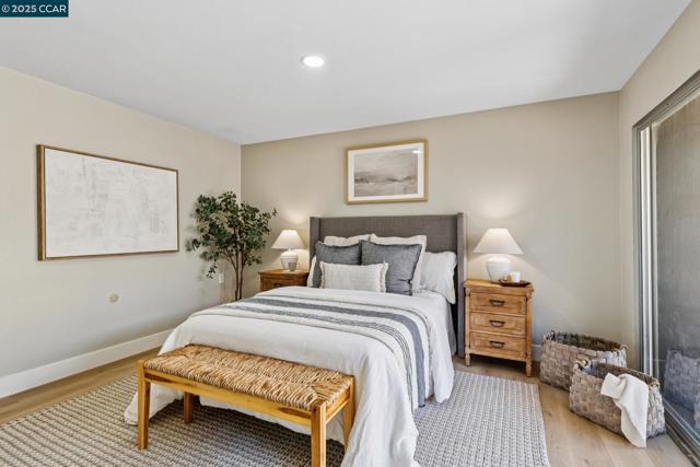 1736 Golden Rain Rd, Walnut Creek CA: https://media.crmls.org/mediaz/f5d4cb33-e5a4-437b-855d-924943069462.jpg