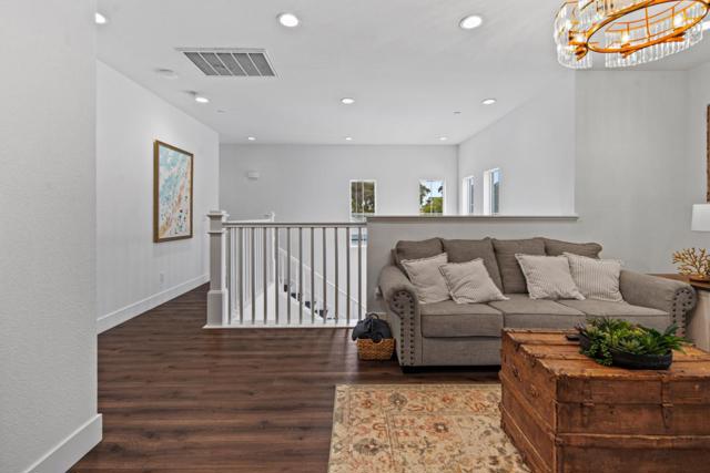 287 Skyview Drive, Marina CA: https://media.crmls.org/mediaz/f5d5288d-a5de-4de4-81db-055b03214ef7.jpg