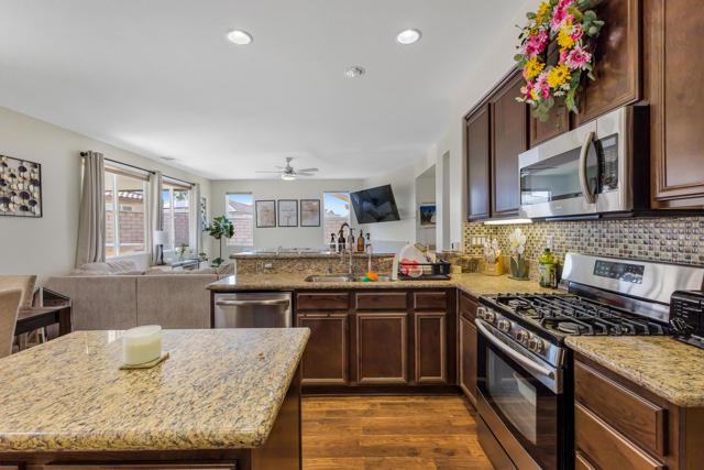 Image 14 of 49 For 37897 Chesterfield Street