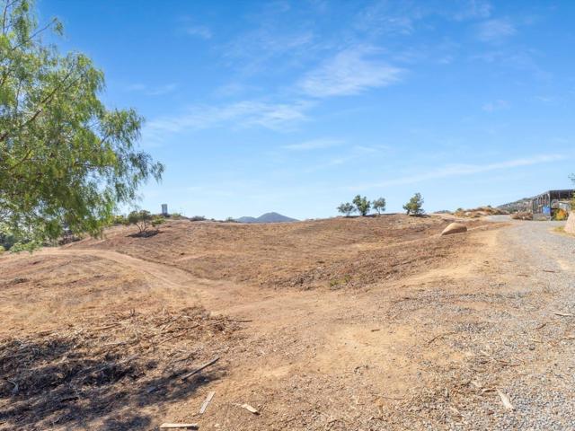 Detail Gallery Image 4 of 39 For 3020 Lynn Ln, San Marcos,  CA 92069 - – Beds | – Baths