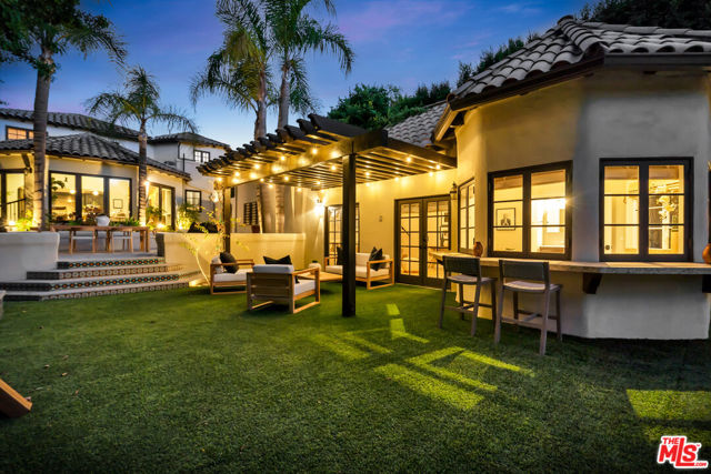 14071 Roblar Road, Sherman Oaks CA: https://media.crmls.org/mediaz/f5d6e4f4-b035-4f8c-9616-668500873d90.jpg