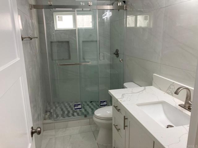 Image 4 of 23 For 4566 Cove Drive B