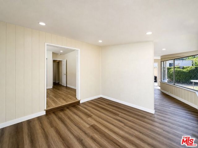 10911 Lemay Street photo 32