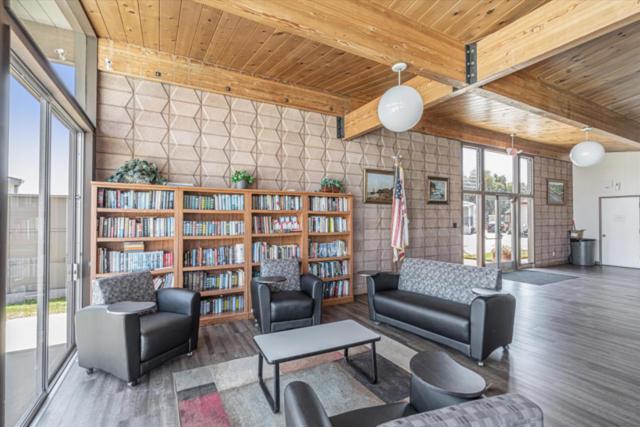 3015 E Bayshore Road, Redwood City CA: https://media.crmls.org/mediaz/f5d815e1-ade5-4205-917f-619eeac7721f.jpg