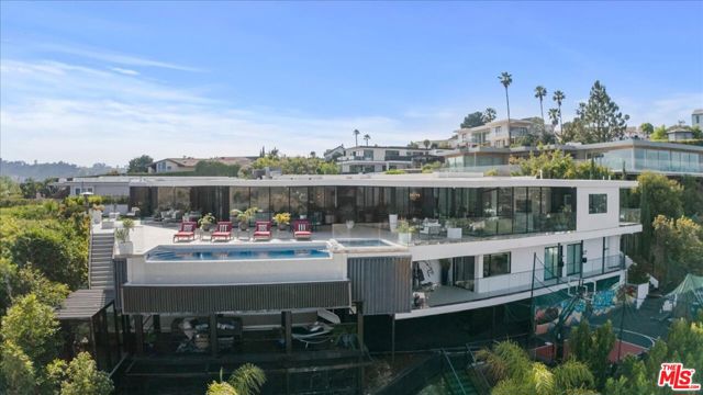2284 Hercules Drive, Los Angeles CA: https://media.crmls.org/mediaz/f5d93172-c372-4d2b-a15c-24f8d977f9a1.jpg
