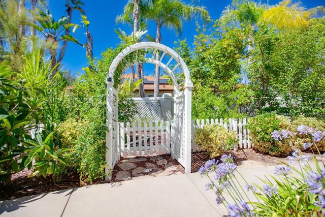 2209 Eucalyptus Ave, Escondido CA: https://media.crmls.org/mediaz/f5d938ad-43be-488b-9abe-66efe351cdbd.jpg