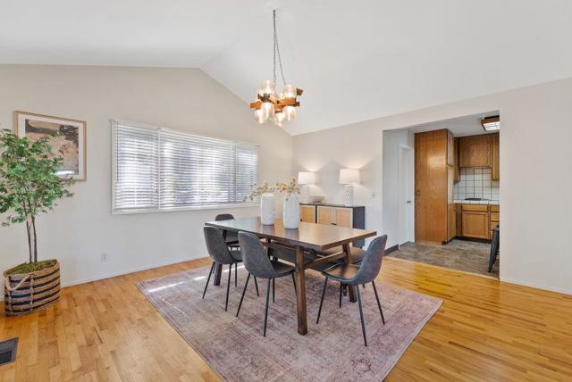 240 Baja Sol Drive, Scotts Valley CA: https://media.crmls.org/mediaz/f5da5ca1-e30f-48b3-b9b8-6321d0e32ab2.jpg