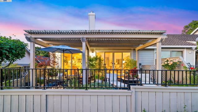 711 Glen Eagle Ct, Danville CA: https://media.crmls.org/mediaz/f5db44c6-8739-481d-8312-3b823130058c.jpg
