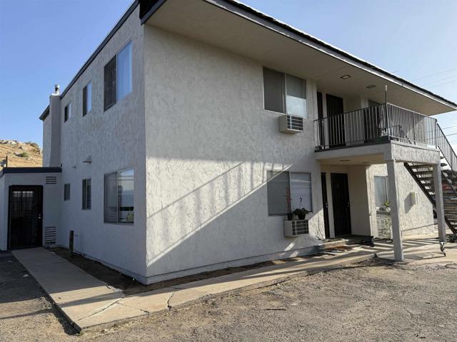 1219 Linalda Dr, El Cajon CA: https://media.crmls.org/mediaz/f5dbab50-3c6f-4715-99b4-9ecd466b2a10.jpg
