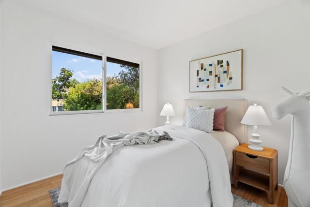 498 Fulton Street, Palo Alto CA: https://media.crmls.org/mediaz/f5dc1254-c8ce-4f73-b1b2-b1764d24d07d.jpg