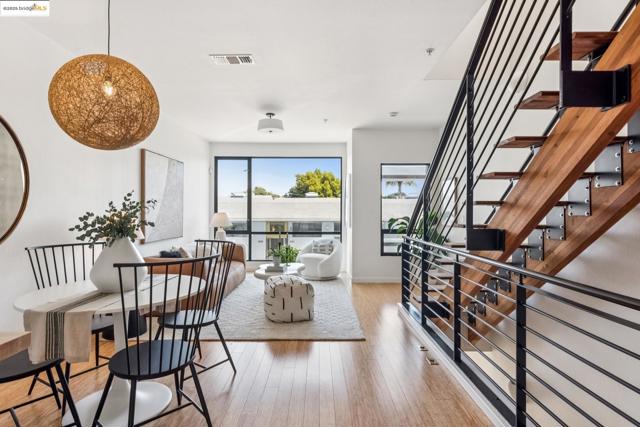 1321 Wood St, Oakland CA: https://media.crmls.org/mediaz/f5dc9286-e935-4124-9a98-51479e9efaf0.jpg