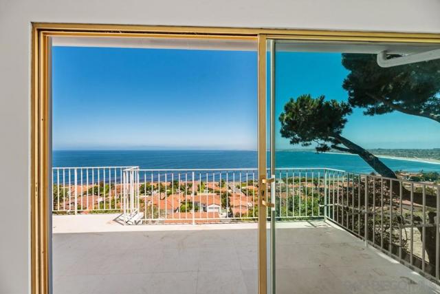 605 Palos Verdes Dr W, Palos Verdes Estates, California 90274, 4 Bedrooms Bedrooms, ,2 BathroomsBathrooms,Residential,Sold,Palos Verdes Dr W,220015650SD