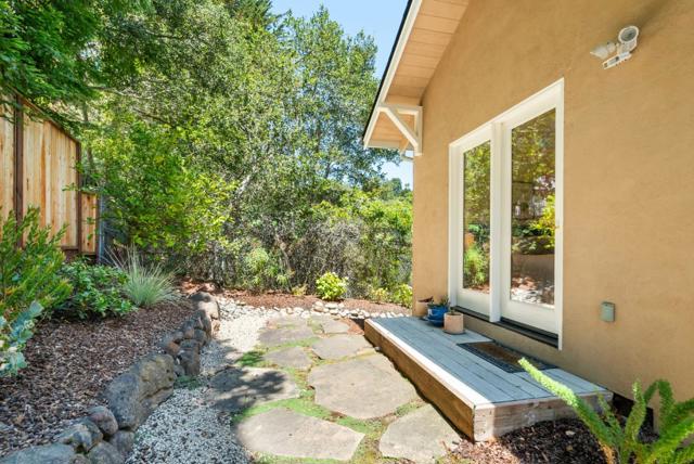 3135 Mar Vista Drive, Aptos CA: https://media.crmls.org/mediaz/f5dd2be1-96ef-4558-a006-c069ae3e98f3.jpg