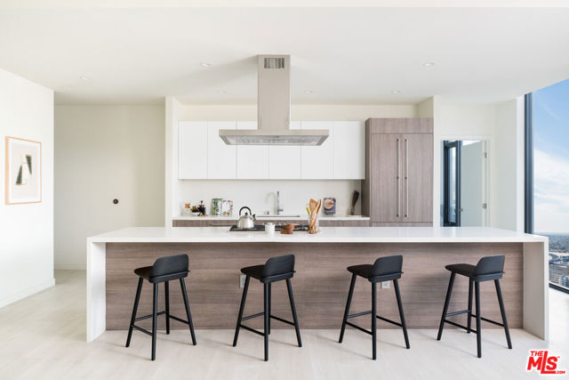 801 S OLIVE Street, Los Angeles CA: https://media.crmls.org/mediaz/f5dd2f6f-9ec3-4151-ae70-dad1945fdfa6.jpg