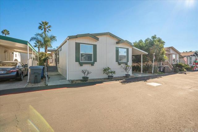 Detail Gallery Image 13 of 29 For 13941 Wisteria Ave, Poway,  CA 92064 - 4 Beds | 2 Baths