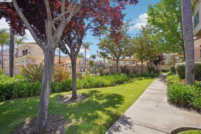 385 Montecito Way, Milpitas CA: https://media.crmls.org/mediaz/f5dd58b7-5dbd-4509-b4ae-d9c7a910c795.jpg