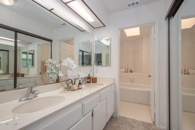 268 Novina Place, Camarillo CA: https://media.crmls.org/mediaz/f5dda554-d7e8-4844-9530-c21374bfae37.jpg
