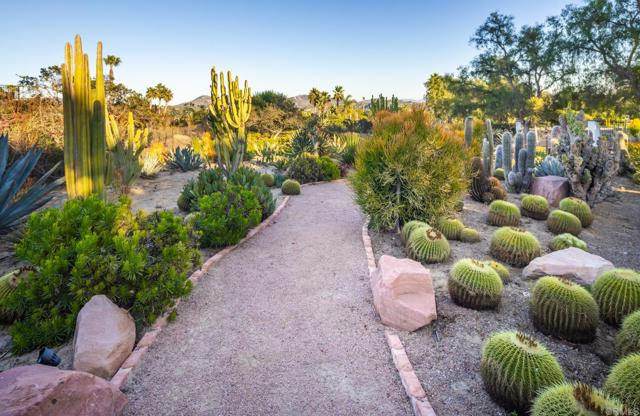 Detail Gallery Image 24 of 28 For 2202 Mountain Vista Dr, Encinitas,  CA 92024 - 5 Beds | 3/1 Baths