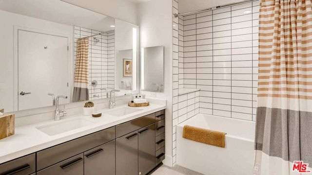 755 S Spring Street, Los Angeles CA: https://media.crmls.org/mediaz/f5de1e87-f37f-4a1b-a03b-7cd4a51dc88b.jpg