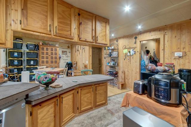 Detail Gallery Image 11 of 35 For 1380 Oak Hill Dr #42,  Escondido,  CA 92026 - 3 Beds | 2 Baths