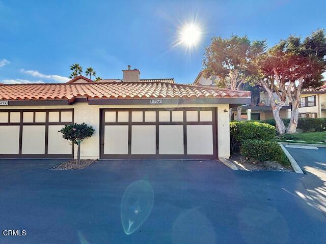 2271 Martinique Lane, Oxnard CA: https://media.crmls.org/mediaz/f5df49ac-fff6-4d0d-b3f2-efb44fb68dc4.jpg
