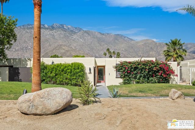 415 N Hermosa Drive, Palm Springs CA: https://media.crmls.org/mediaz/f5df8def-7321-40af-941e-d79d53c687b5.jpg