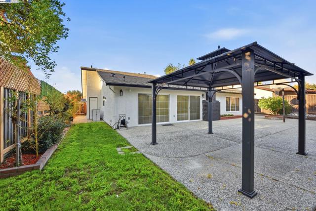3312 San Marco Ct, Union City CA: https://media.crmls.org/mediaz/f5df9aa1-126f-4392-9657-9c7ae88c4f00.jpg