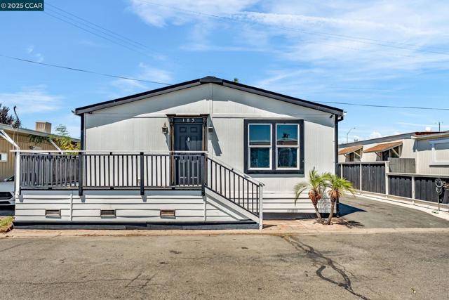189 Suez Dr, Pacheco CA: https://media.crmls.org/mediaz/f5e11358-01c1-40f8-b8bf-bc422a7e4e80.jpg