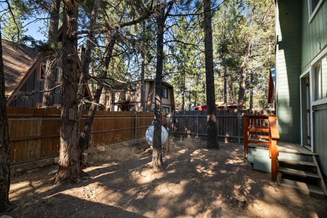 2063 10th Lane, Big Bear CA: https://media.crmls.org/mediaz/f5e13020-e69b-4281-a7dd-bb002b199f21.jpg