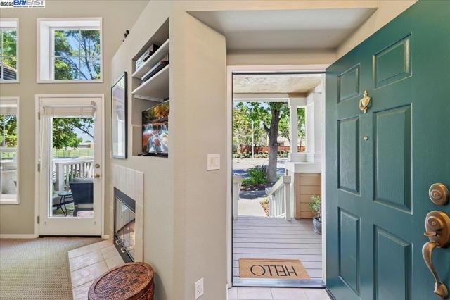 4682 Central Pkwy, Dublin CA: https://media.crmls.org/mediaz/f5e1f1db-9a84-40e0-a4ef-bb76e926474d.jpg