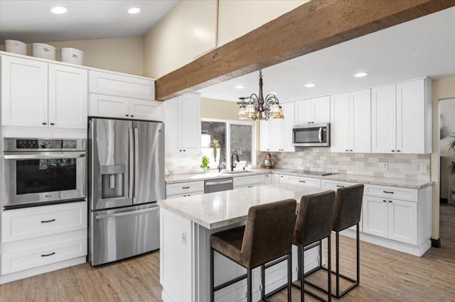 26036 38 Kaywood Terrace, Escondido CA: https://media.crmls.org/mediaz/f5e2280b-e170-478d-aa61-a109d158c348.jpg
