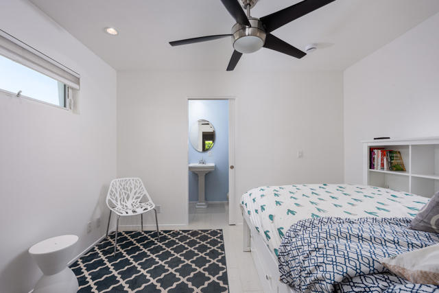 590 N Plaza Amigo, Palm Springs, CA 92262