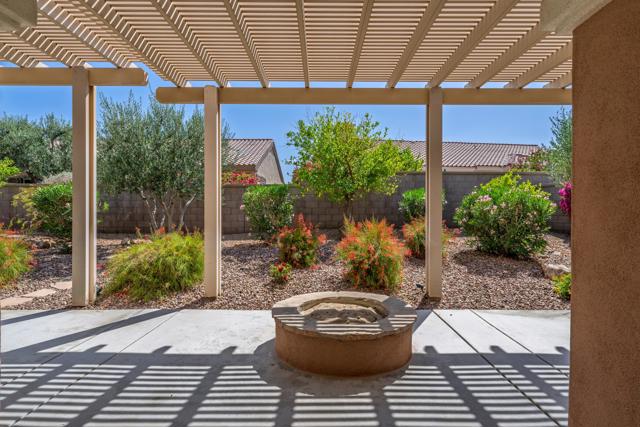78123 Foxbrook Lane, Palm Desert CA: https://media.crmls.org/mediaz/f5e2b76a-2165-4639-8d40-cf78475b2791.jpg