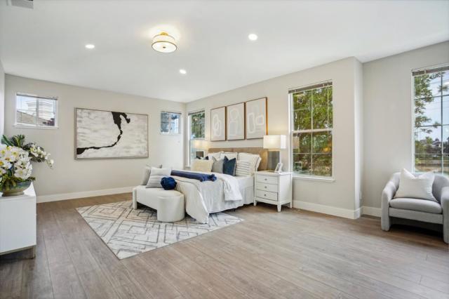 Image 14 of 34 For 998 Governors Bay Drive