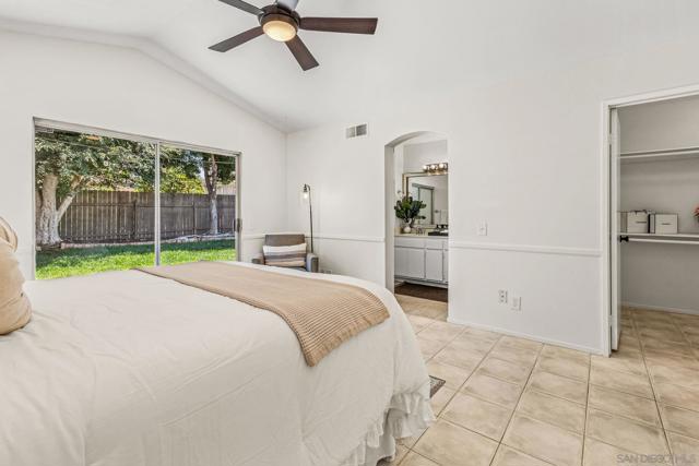 5341 Gooseberry Way, Oceanside CA: https://media.crmls.org/mediaz/f5e2da90-0063-4ccd-be8e-4d4741bea475.jpg