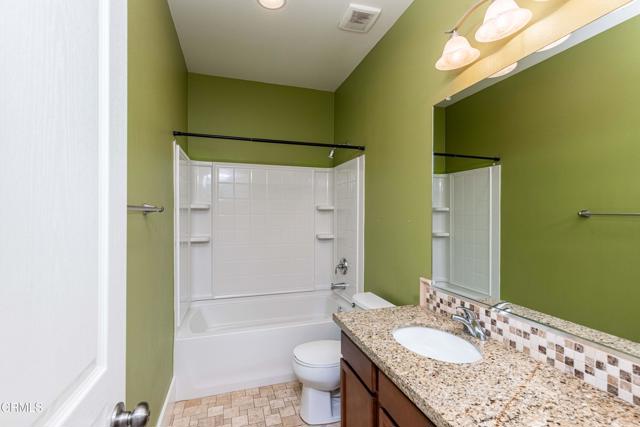 10909 Rainwater Lane, Bakersfield CA: https://media.crmls.org/mediaz/f5e39277-5b0e-4a2d-888b-4f8149ad4837.jpg