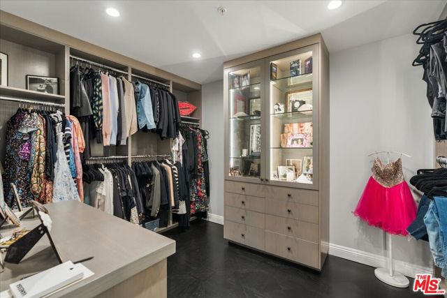10490 Wilshire Boulevard, Los Angeles CA: https://media.crmls.org/mediaz/f5e39930-0501-4a12-a5c4-ce108697551b.jpg