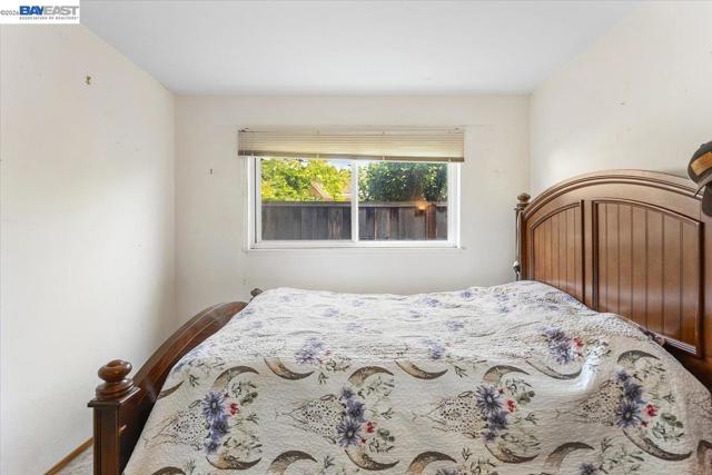 21330 Kahlert St, Castro Valley CA: https://media.crmls.org/mediaz/f5e5214d-9833-4d3c-932d-2651c1043aba.jpg