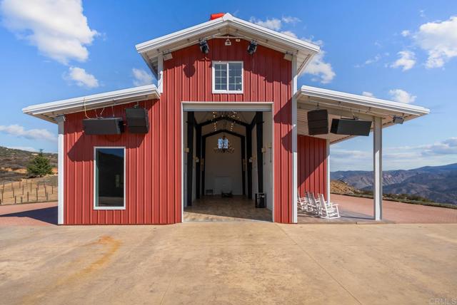 24949 Thunder Mountain Road, Ramona CA: https://media.crmls.org/mediaz/f5e5f558-89c9-4e8f-9c80-619a9c617615.jpg