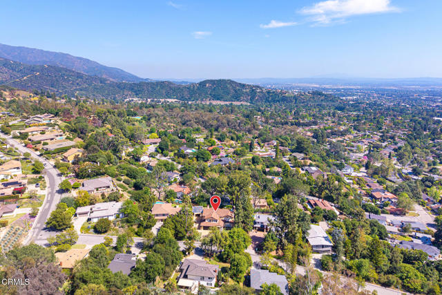 574 Camillo Road, Sierra Madre CA: https://media.crmls.org/mediaz/f5e68430-0514-4686-af98-aef63b353c89.jpg